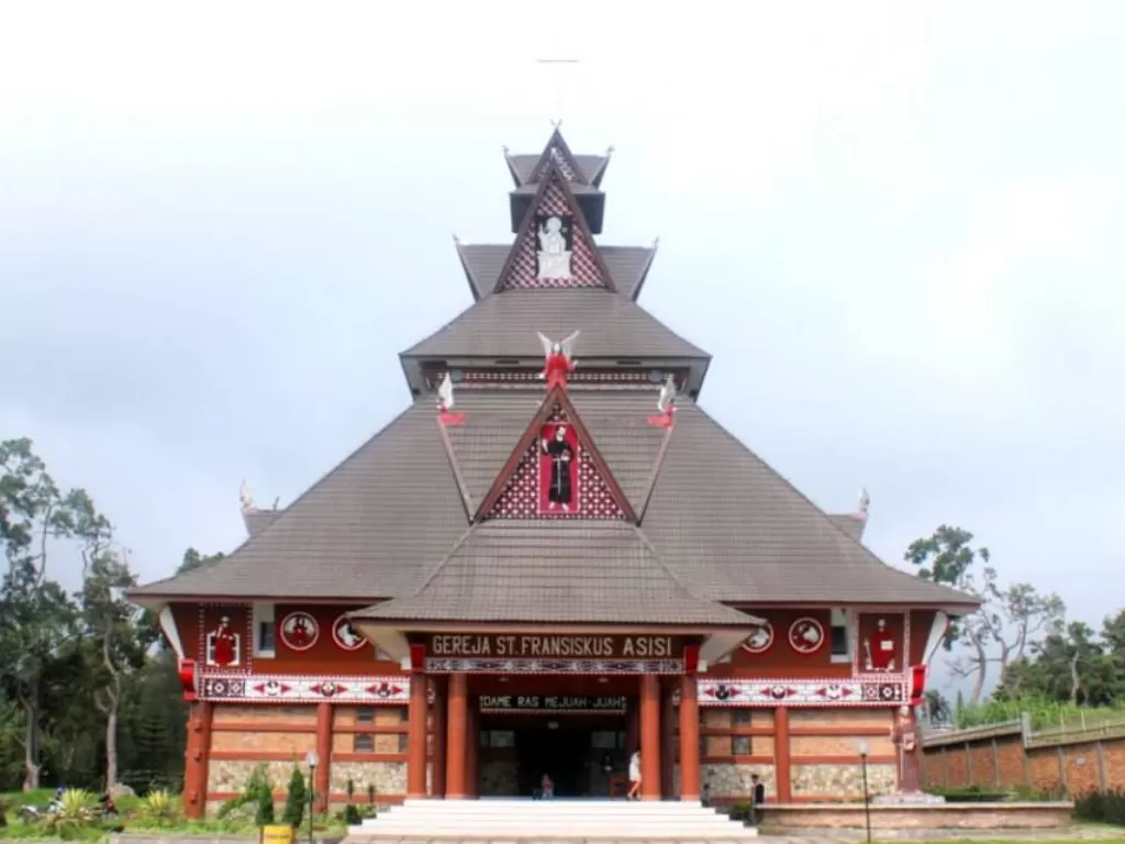 Gereja di Indonesia yang punya arsitektur unik. (Facebook/Gereja Katolik)