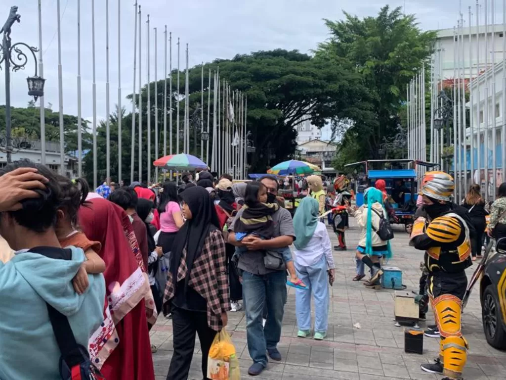 Suasana Jalan Asia Afrika Bandung. (Z Creators/Faqih Mauludin)