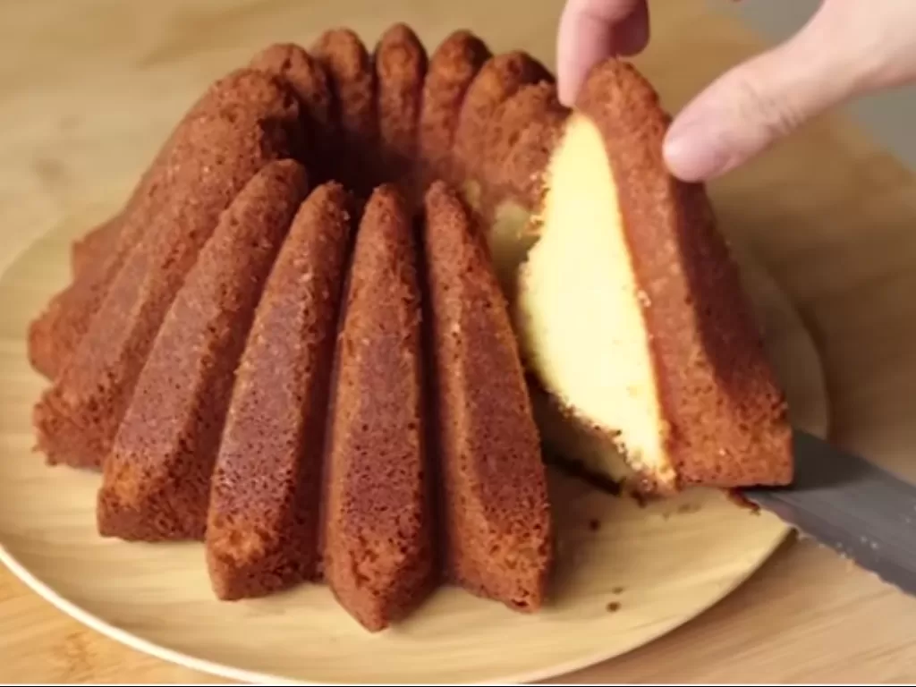 Butter cake sajian Natal ala Chef Devina Hermawan (YouTube/Devina Hermawan)