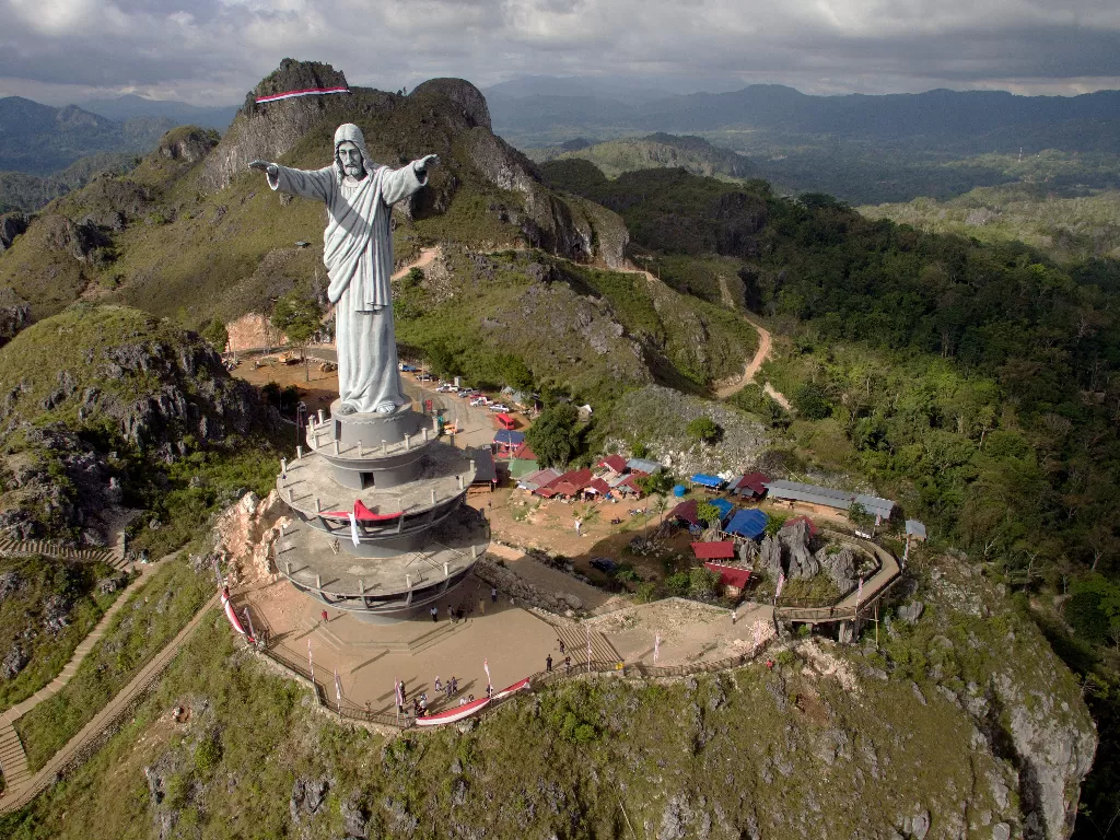 Patung Yesus tertinggi di dunia di Tana Toraja. (Twitter/@arbainrambey)