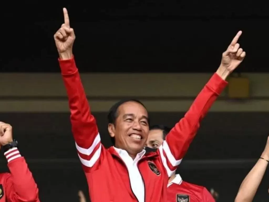 Presiden Joko Widodo menyaksikan laga Timnas Indonesia vs Thailand dalam gelaran Piala AFF 2022 (Instagram/@jokowi)