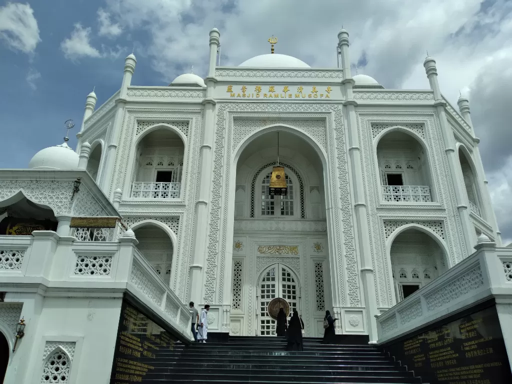 Masjid mirip Taj Mahal di Jakarta Utara. (Z Creators/Vivi Sanusi)