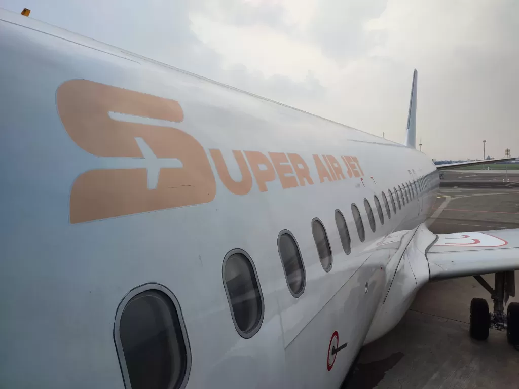 Pesawat Super Air Jet saat parkir di Bandara Soekarno-Hatta. (Indozone/Fahrizal Fahmi Daulay)