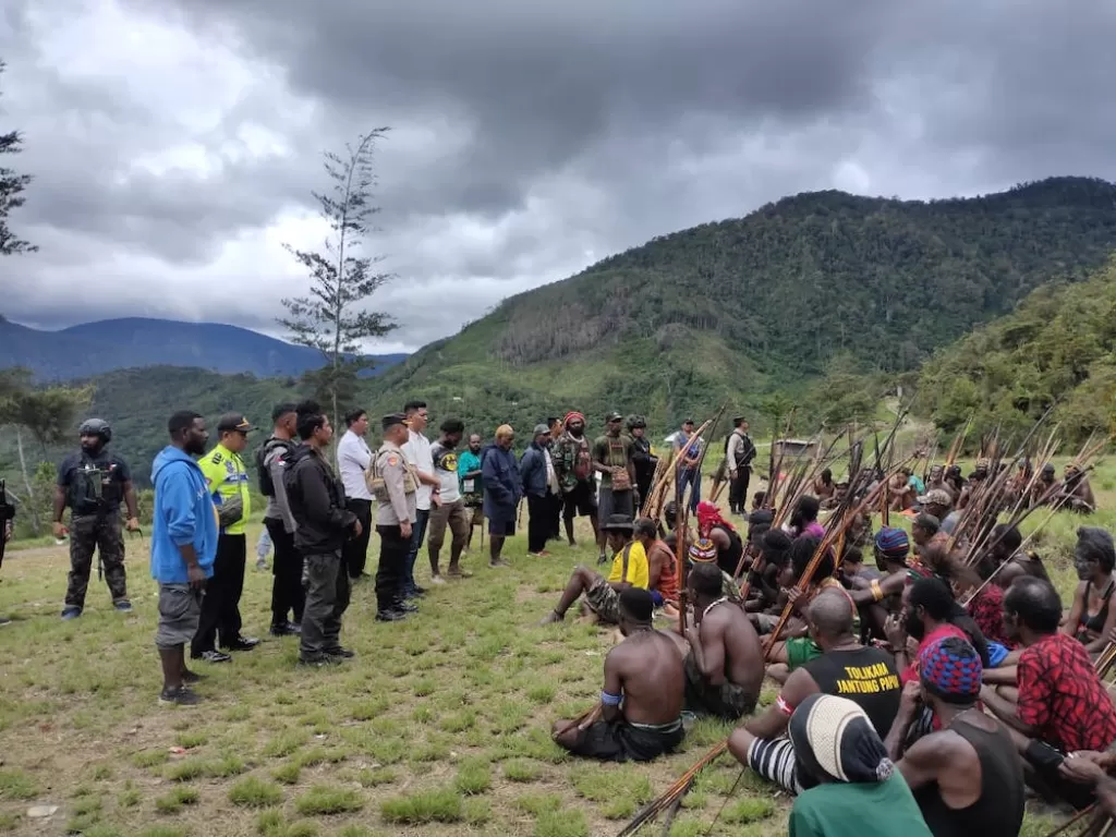 Bentrok dua kelompok masyarakat di Tolikara, Papua (Dok. Humas Polda Papua)