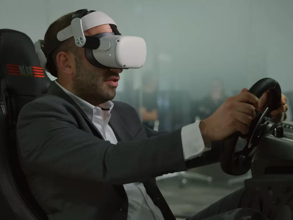 Virtual Reality untuk mengendarai mobil. (NVIDIA)