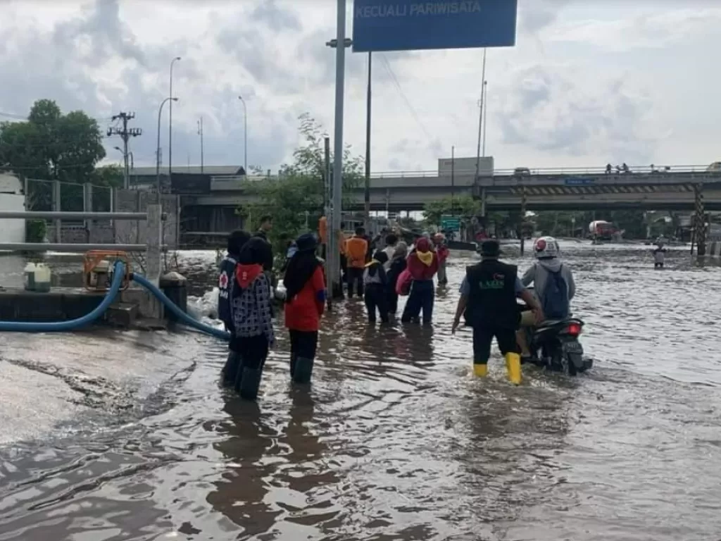 Banjir merendam Kecamatan Genuk, Semarang. (Z Creators/Zidna Alfi Faidah)