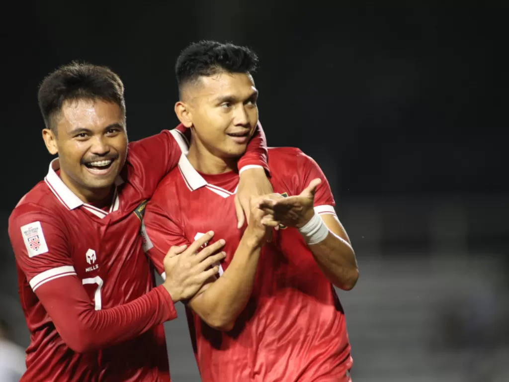 Pemain Timnas Indonesia, Saddil Ramdani dan Dendy Sulistyawan, melakukan selebrasi (PSSI)