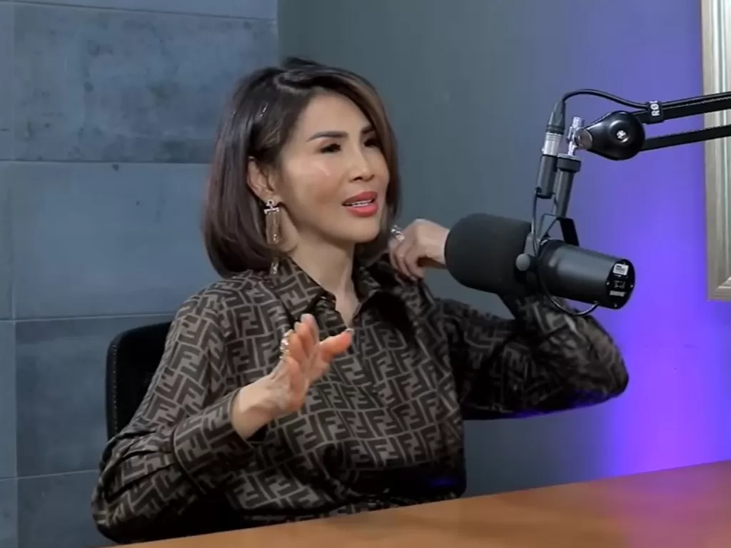 Helena Lim berjuang demi mencapai kesusesannya hingga dikenal jadi crazy rich PIK. (Youtube/Merry Riana) 