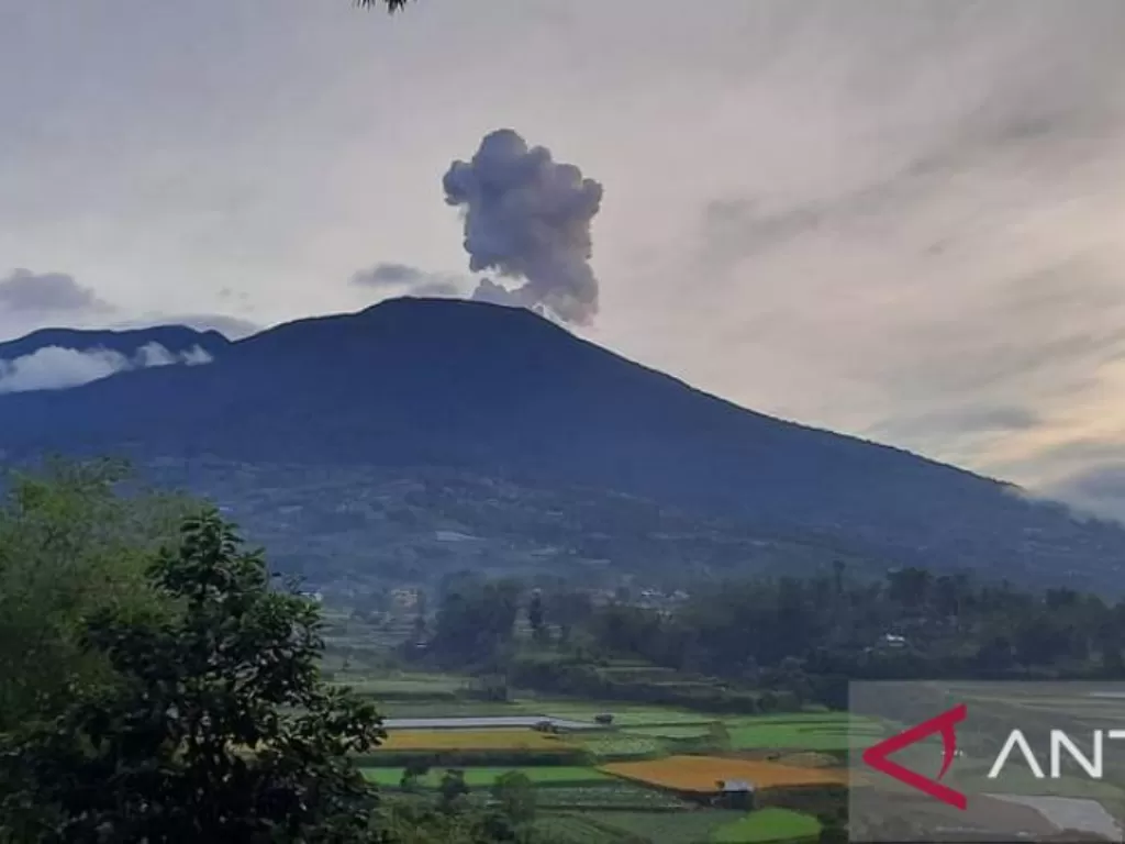 Gunung Merapi mengeluarkan erupsi sebanyak 7 kali. (ANTARA/Dok pribadi)