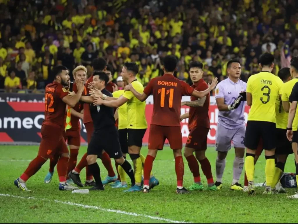 Suporter Malaysia Tembak Laser ke Pemain Thailand, Indonesia Juga Pernah Jadi Korban. (Instagram/@famalaysia).