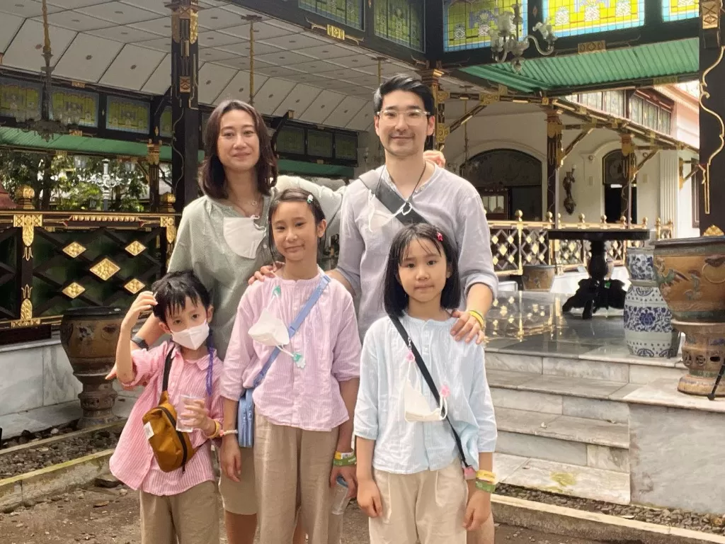 Kimbab Family mengunjungi Keraton Yogyakarta. (Instagram/@kimbabfamily.official)