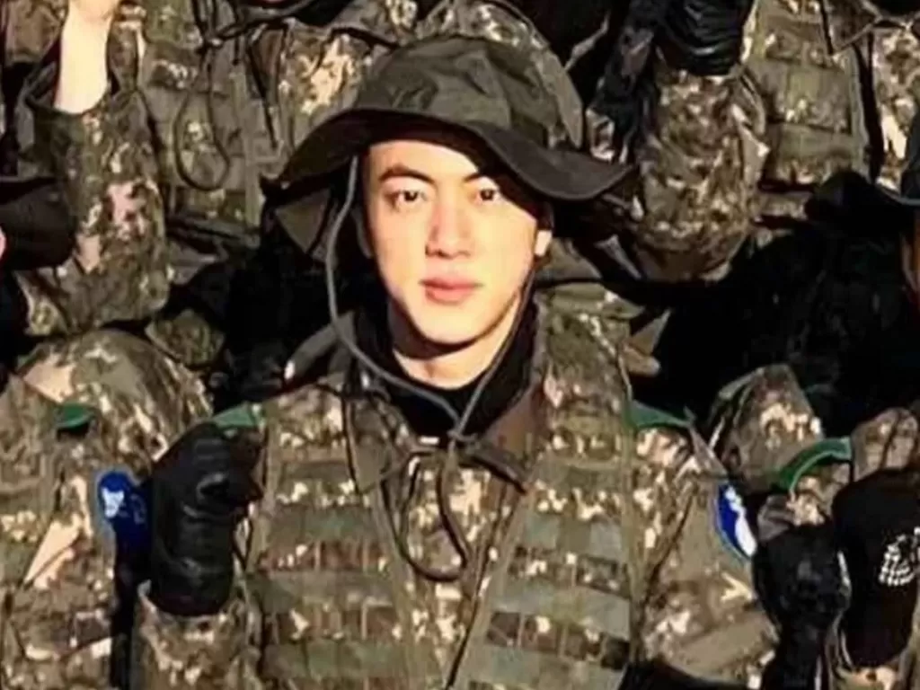 Jin BTS saat pelatihan militer (via All Kpop)