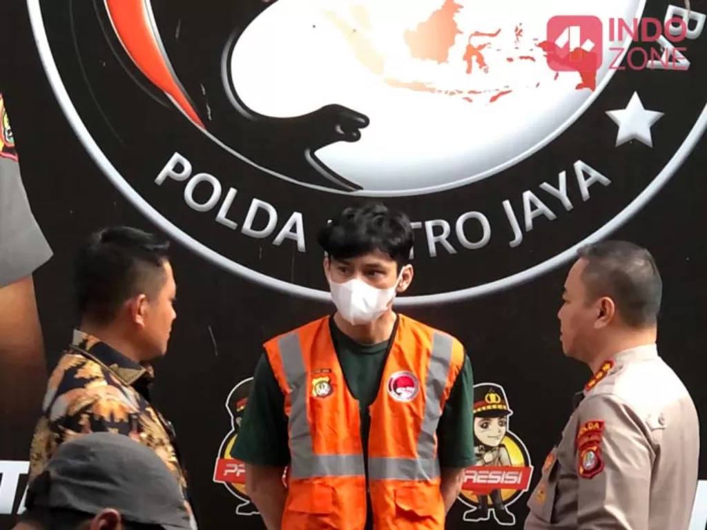 Konferensi pers kasus narkoba aktor Revaldo di Mapolda Metro Jaya, Jakarta. (INDOZONE/Samsudhuha Wildansyah).