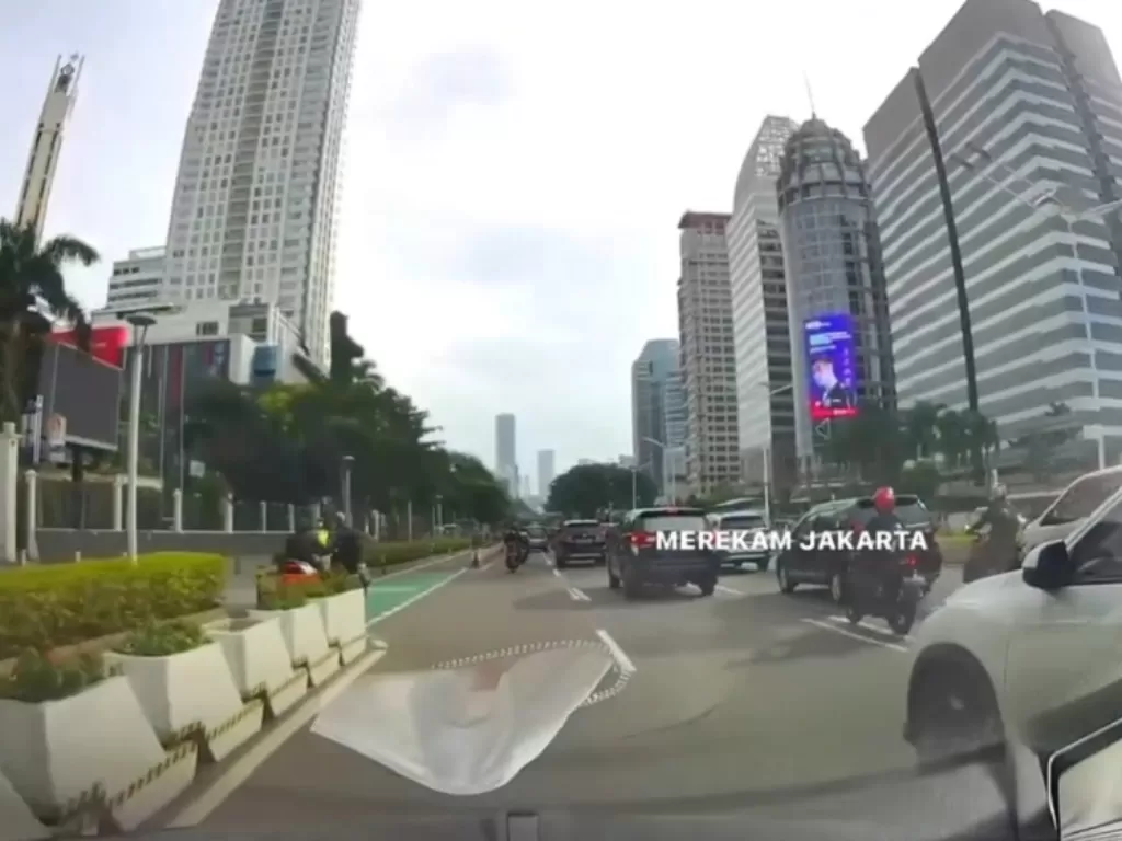 Kecelakaan motor (Instagram/@merekamjakarta)