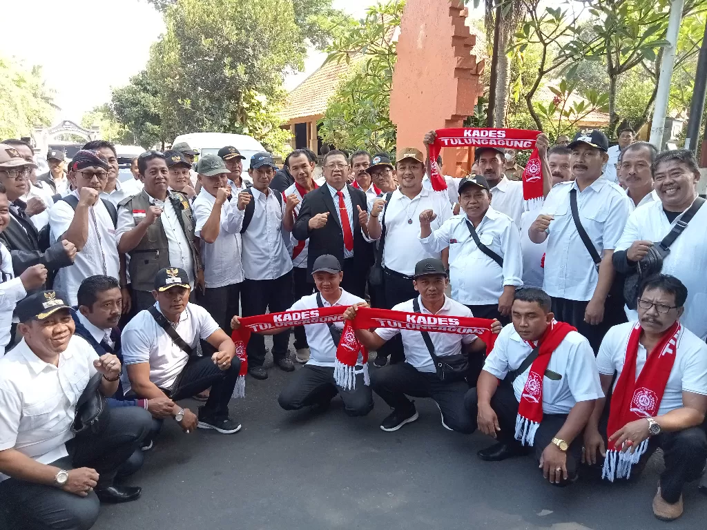 Ratusan Kades Tulungagung berangkat ke Jakarta. (Z Creators/Firmanto Imansyah)
