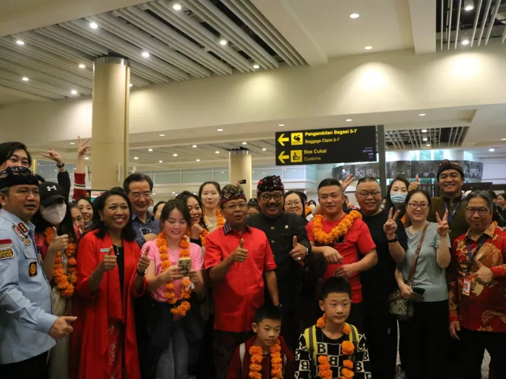 Bali terima penerbangan penerbangan perdana China usai pandemi Covid-19. (Z Creators/Siti Munaroh)