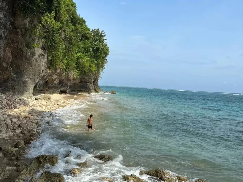 Pantai Batu Barak Bali. (Instagram/@rainb0w.ly)