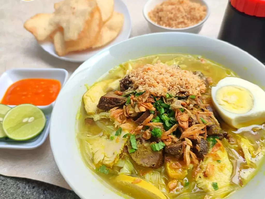 Resep Soto Ayam Lamongan Kuah Kuning Topping Koya, Simple! - Indozone Food