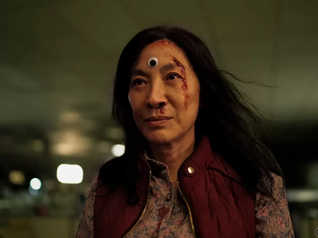 Michelle Yeoh dalam Everything Everywhere All At Once (IMDb)
