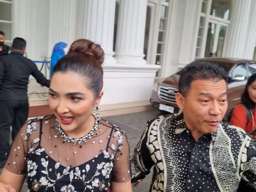 Ashanty dan Anang Hermansyah menghadiri undangan pernikahan Kiky Saputri-Khairi di Jakarta. (Indozone/Arvi Resvanty)