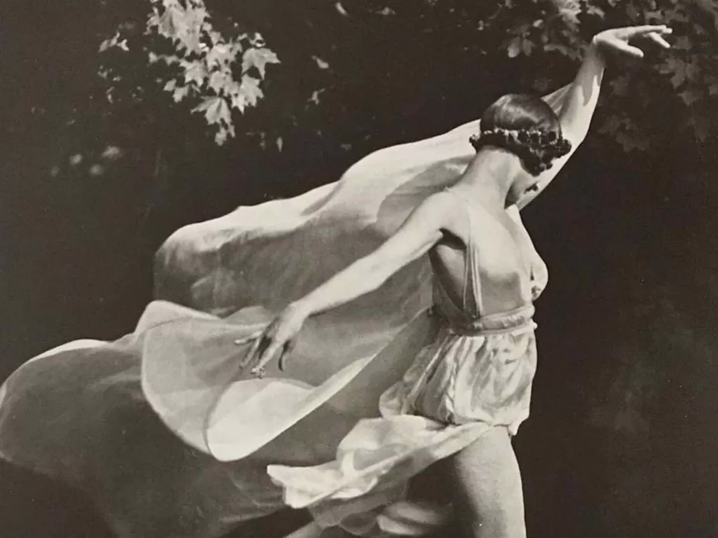Isadora Duncan, penari yang tewas usai tercekik syalnya sendiri (History)
