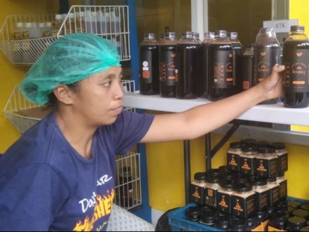 Madu CLB menjadi salah satu UMKM Jambi yang berhasil ekspor madu pada 2022 lalu. (ANTARA/Tuyani)