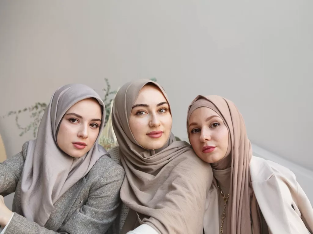 ilustrasi wanita pakai hijab (Freepik)