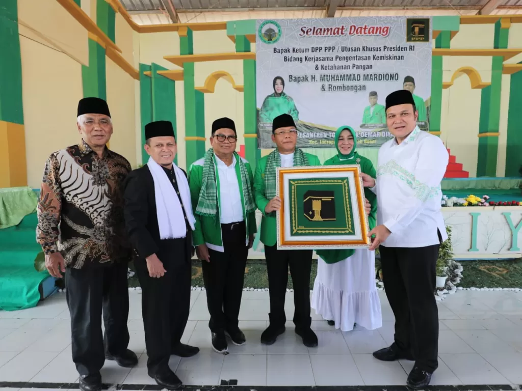 Plt Ketua Umum Partai Persatuan Pembangunan (PPP) Muhamad Mardiono bersilaturahmi ke Dayah Modern Tgk Chiek Oemar Diyan, di Aceh Besar.  (Dok PPP)