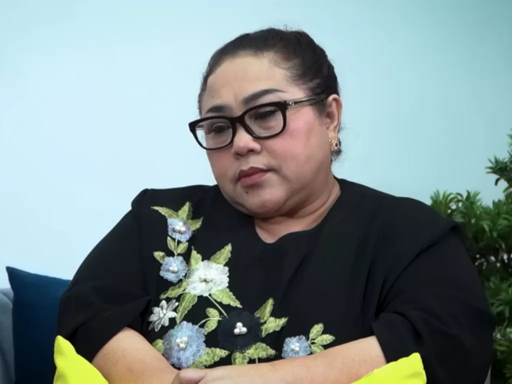 Komedian Nunung divonis mengidap kanker payudara. (YouTube/Mop Channel)