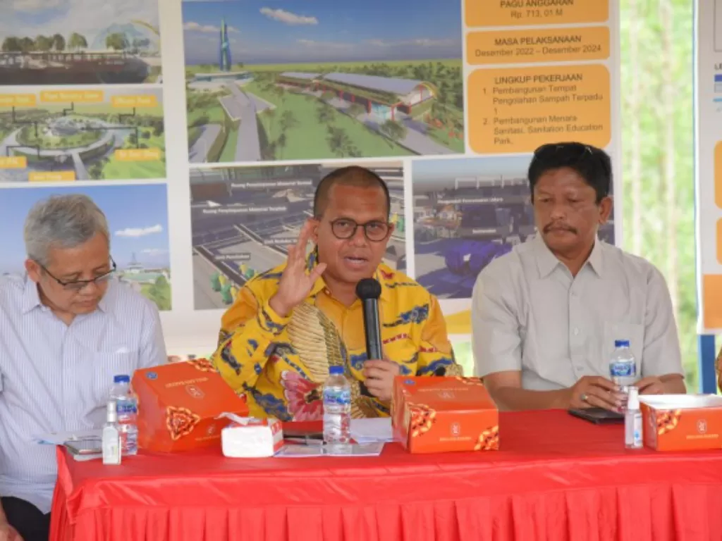 Wakil Ketua Komisi IX DPR RI Emanuel Melkiades Laka Lena saat memimpin pertemuan kunjungan kerja spesifik ke Kalimantan Timur. (Dok. DPR RI)