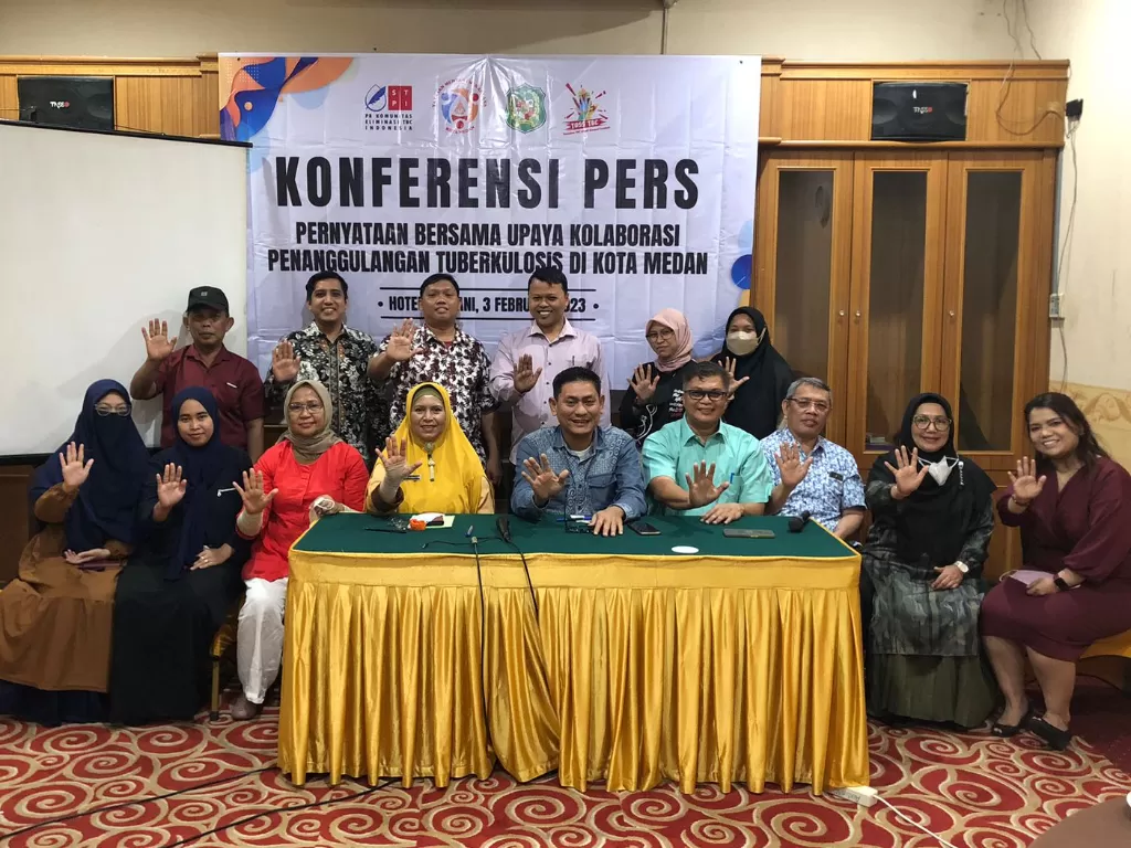 Konferensi pers pernyataan kolaborasi penanggulangan tuberkulosos di Kota Medan, Hotel Madani Medan. (Handout)