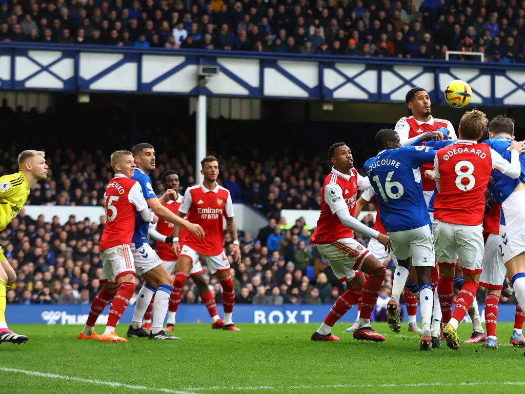 Everton vs Arsenal. (REUTERS/Carl Recine)