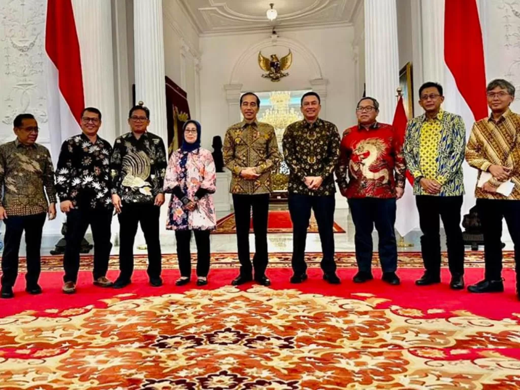 Presiden Jokowi didampingi Menteri Sekretaris Negara Pratikno, menerima Ketua dan Anggota Dewan Pers di Istana Negara, Senin (6/2/2023). (Dok. Dewan Pers) 