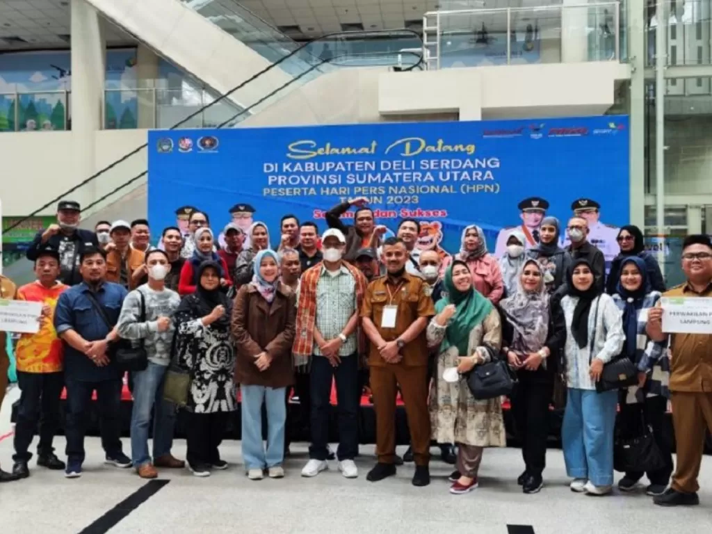 Sejumlah tamu dan peserta kegiatan Hari Pers Nasional (HPN) 2023 mulai tiba di Bandara Kualanamu (ANTARA FOTO/HO)