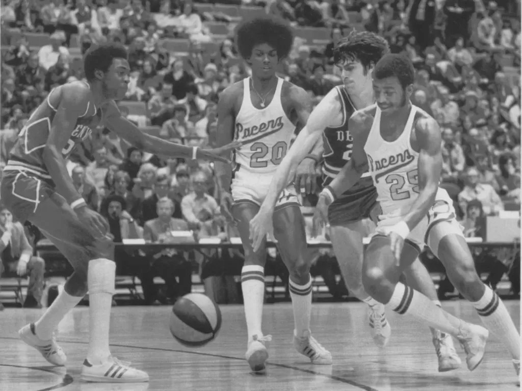 Pertandingan Denver Nuggets vs Indiana Pacers di tahun 1975 (USA TODAY)