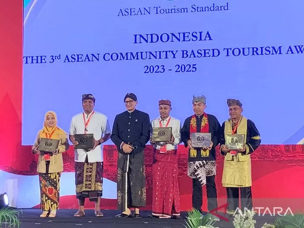Indonesia terima penghargaan di ATF 2023. (ANTARA/HO-Humas Pemkab Banyuwangi/am)