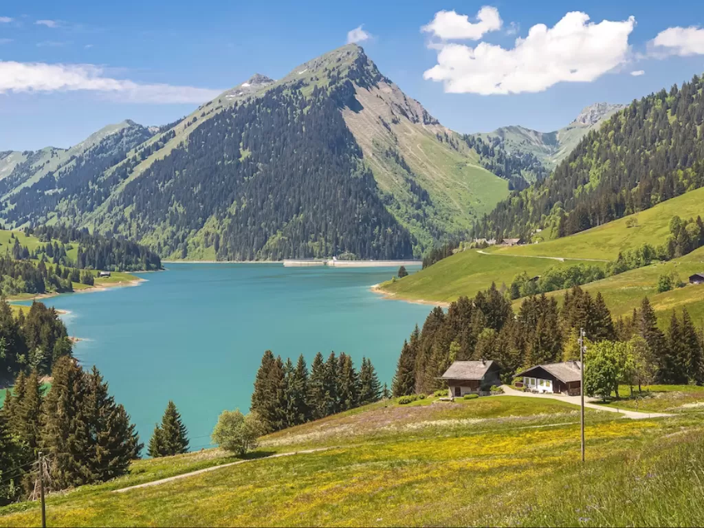 Tempat wisata di Swiss (Freepik/wirestock)