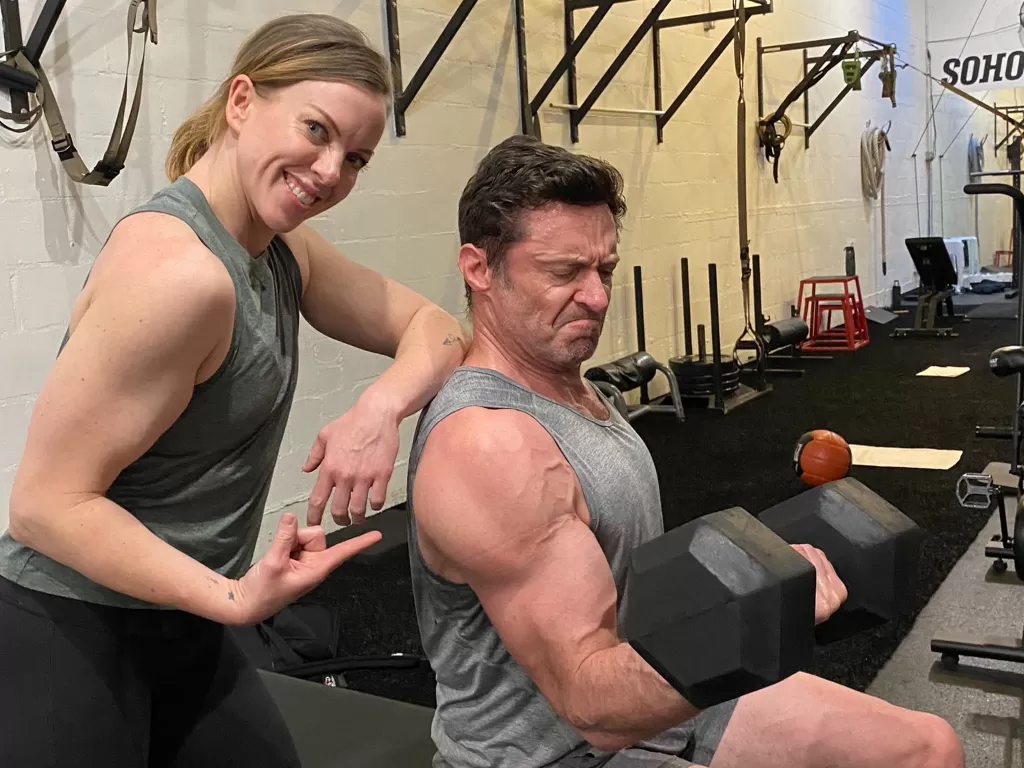 Hugh Jackman bagikan momen dirinya latihan otot demi Wolverine. (Twitter/RealHughJackman)