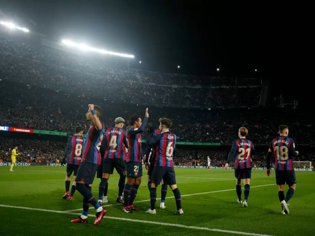 Para pemain Barcelona. (REUTERS/Albert Gea)