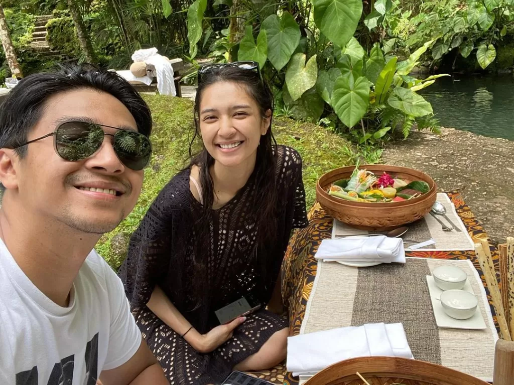 Mikha Tambayong dan Deva Mahenra. (Instagram/@miktambayong)