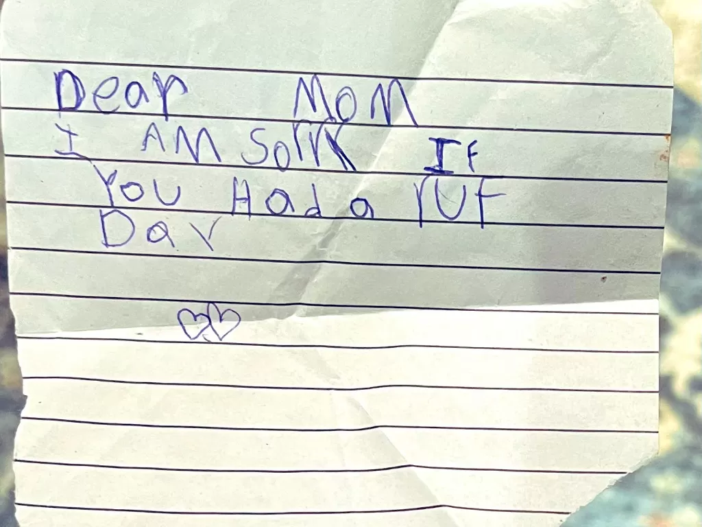 Surat yang dikirim anak 6 tahun ke ibunya. (Twitter/@acweyand)