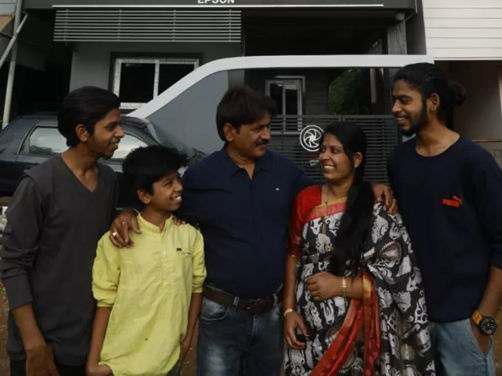 Keluarga Ravi Hongal. (The News Minute)