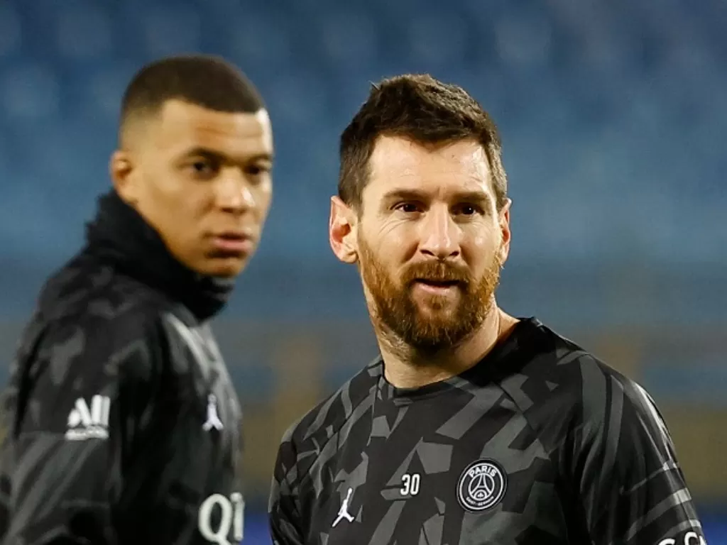 Dua pemain andalan PSG, Kylian Mbappe dan Lionel Messi. (REUTERS/Eric Gaillard)