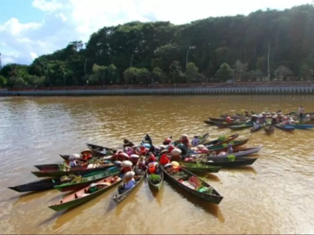 Siring sungai Martapura akan dijadikan objek wisata kuliner Ramadan di Banjarmasin. (ANTARA/Bayu Pratama S).