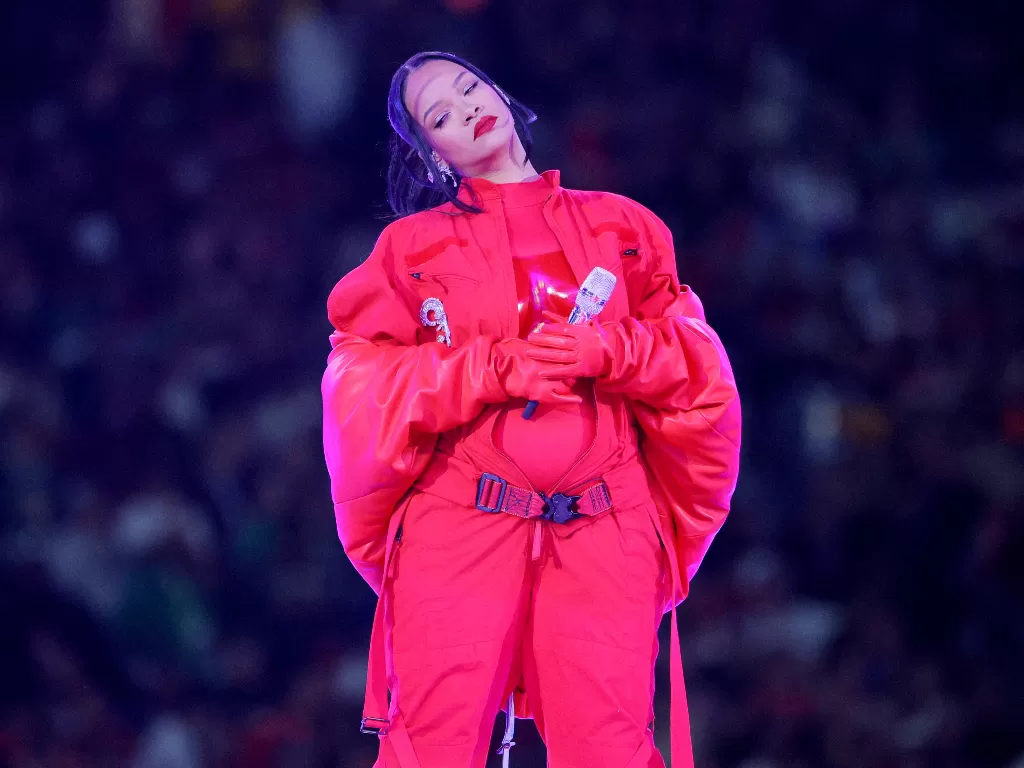 Rihanna saat di Super Bowl 2023 (REUTERS/Brian Snyder)