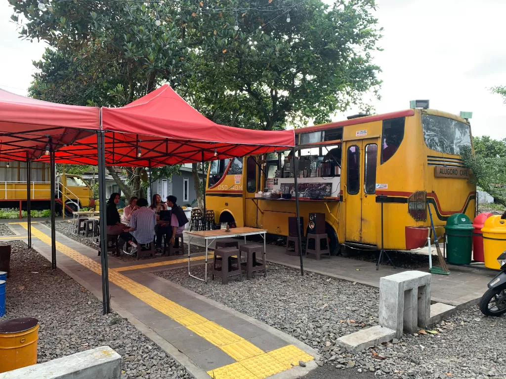 Alugoro Cafe, tempat nongkrong kece di Bandung (Z Creators/Faqih Mauludin)