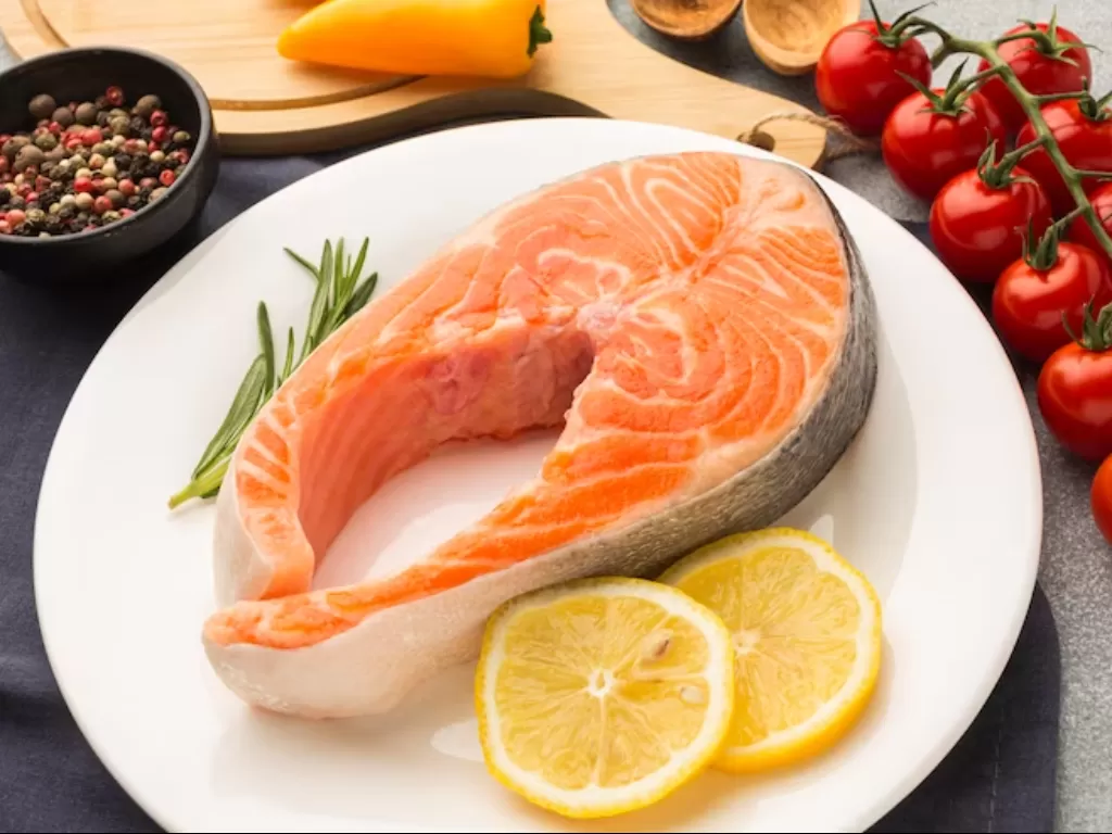 Ilustrasi ikan salmon untuk menu diet. (FREEPIK)