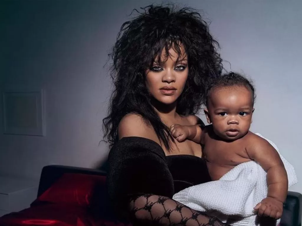 Rihanna pamer wajah anak pertama (Instagram/inezandvinoodh)