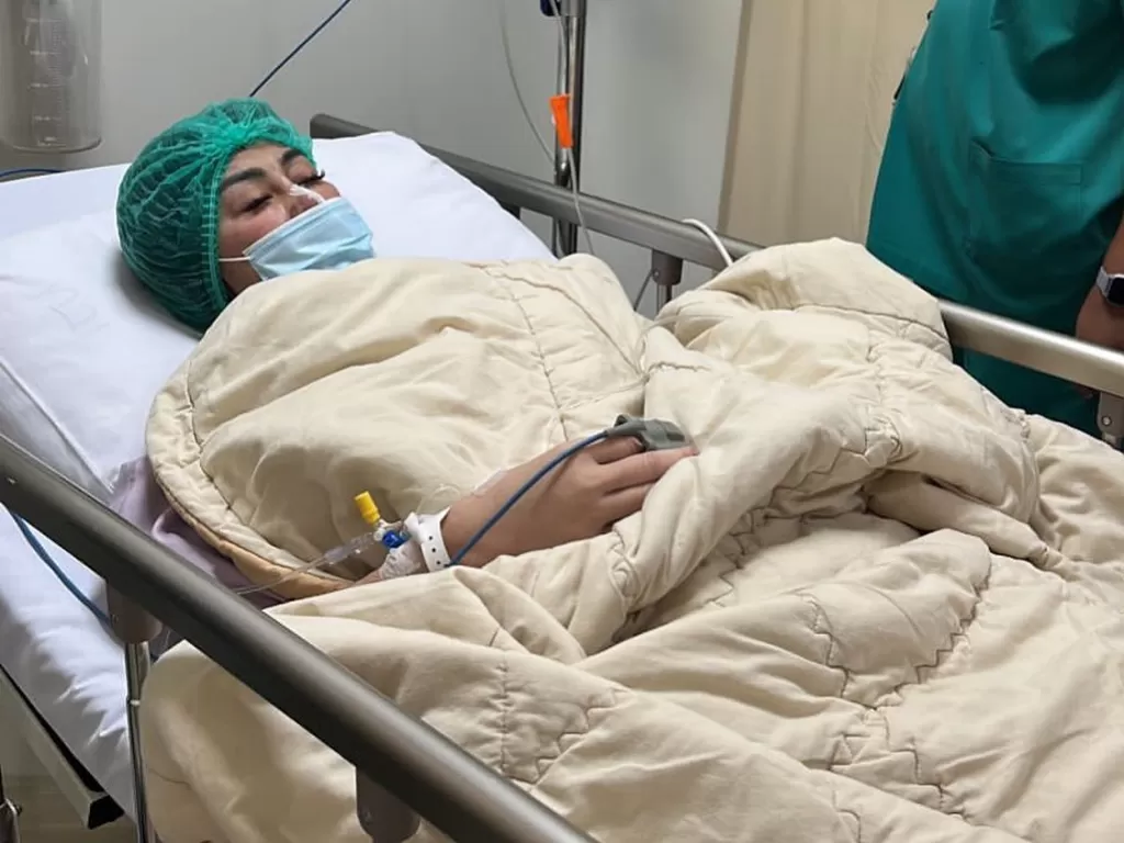Kondisi Ibu Raffi Ahmad usai operasi (Instagram/raffinagita1717)