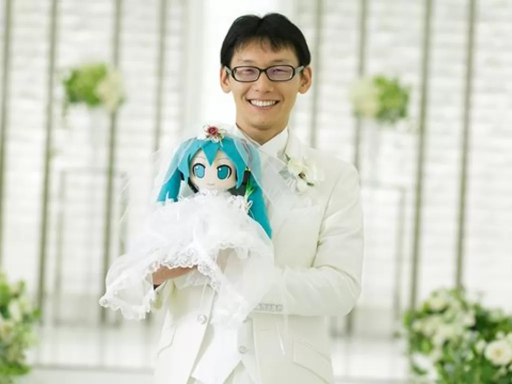 Akihiko Kondo, pria asal Jepang yang menikahi karakter anime. (Instagram/akihikokondosk)